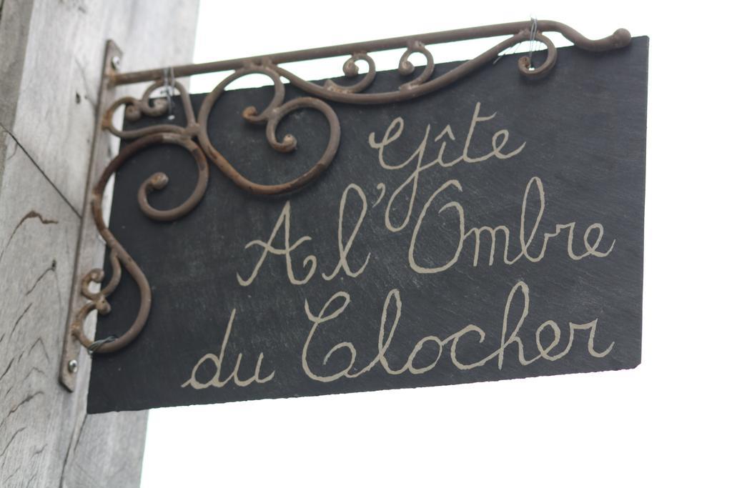 A L'Ombre Du Clocher Montbliart Exteriör bild