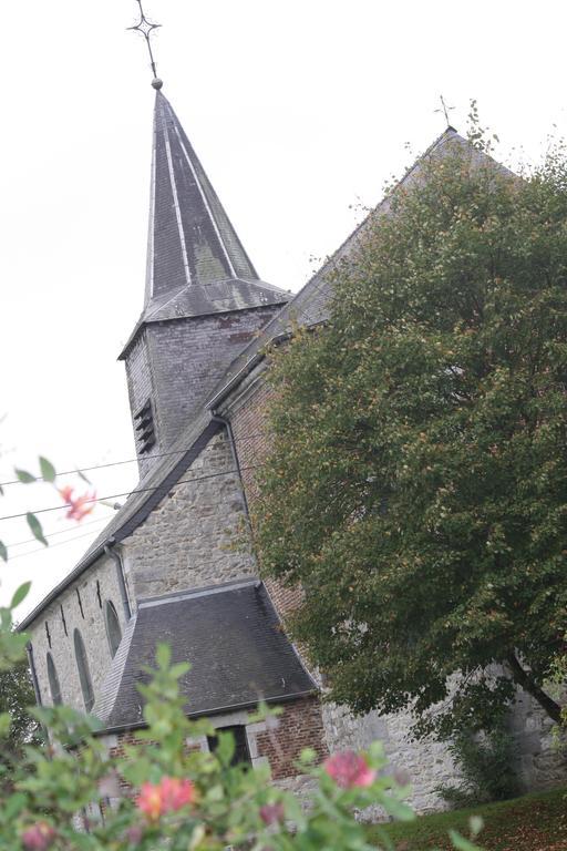 A L'Ombre Du Clocher Montbliart Exteriör bild
